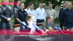 Уильям Браунфилд подписывает с Саакашвили меморандум о сотрудничестве Уильям Браунфилд подписывает с Саакашвили меморандум о сотрудничестве