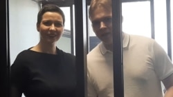 В Минске судят оппозиционерку Марию Колесникову и юриста Максима Знака В Минске судят оппозиционерку Марию Колесникову и юриста Максима Знака