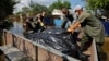 "Самое страшное происходило ночью. Люди остались захваченными врасплох абсолютно, люди ложились спать еще дома, думая о том, что вода подошла совсем чуть-чуть, а в два-три часа ночи она уже затопила первые этажи. У многих затопило два этажа"