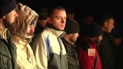 Украинские военные и ополченцы обменялись пленными под Луганском Украинские военные и ополченцы обменялись пленными под Луганском