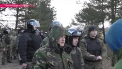 Бронетехника против полиции: как в Украине разворачивается Западный фронт Бронетехника против полиции: как в Украине разворачивается Западный фронт