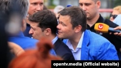Президент Украины Владимир Зеленский и глава офиса президента Андрей Богдан, 12 июля 2019 года