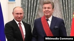Лев Лещенко и Владимир Путин в Кремле в 2018 году