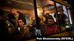 Донецк и Киев производят обмен военнопленными. 6 апреля 2015