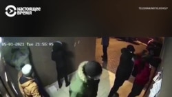 Переодетые силовики нападают на жителей Минска и задерживают их во дворах их домов Переодетые силовики нападают на жителей Минска и задерживают их во дворах их домов