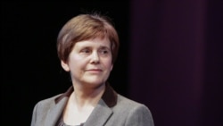 Ирина Прохорова – о том, почему власть и общество не могут найти общий язык Ирина Прохорова – о том, почему власть и общество не могут найти общий язык