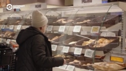 Жители Эстонии пытаются экономить на продуктах
в условиях роста цен. Что они делают?  Жители Эстонии пытаются экономить на продуктах
в условиях роста цен. Что они делают?