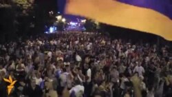 Протесты в Ереване продолжаются Протесты в Ереване продолжаются