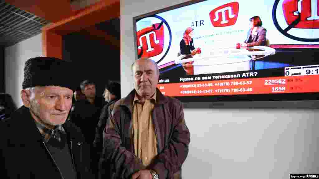 Крымчане пришли поддержать телеканал ATR 