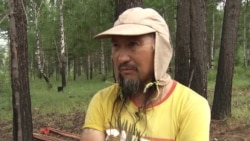 Шаман пешком идет из Якутии в Москву изгонять Путина Шаман пешком идет из Якутии в Москву изгонять Путина