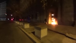 Художника Павленского задержали в Москве за поджог двери ФСБ Художника Павленского задержали в Москве за поджог двери ФСБ