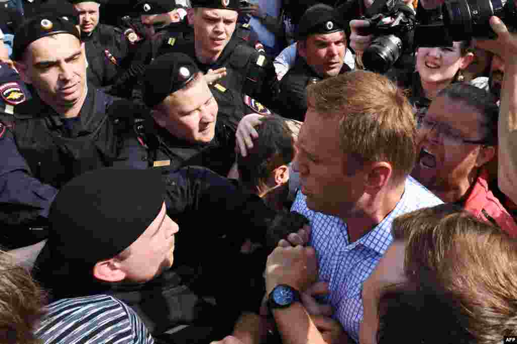 В Москве задержали Алексея Навального 