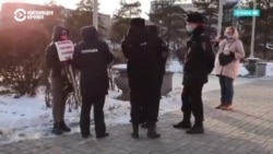 В Хабаровске независимых журналистов массово задерживают накануне протестов В Хабаровске независимых журналистов массово задерживают накануне протестов