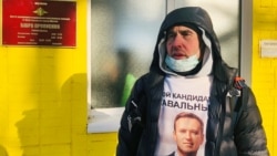 "Ошибка власти нас здесь вместе собирать – мы обмениваемся опытом". Что рассказывают участники митингов после "суток" в центре для мигрантов "Ошибка власти нас здесь вместе собирать – мы обмениваемся опытом". Что рассказывают участники митингов после "суток" в центре для мигрантов