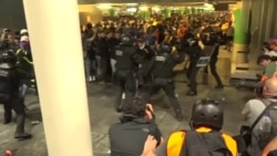 В Барселоне второй день продолжаются протесты из-за приговора каталонским лидерам В Барселоне второй день продолжаются протесты из-за приговора каталонским лидерам