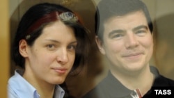 Никита Тихонов и Евгения Хасис в суде в 2011 году