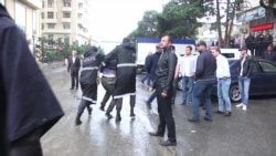 Задержания на митинге оппозиции в Баку Задержания на митинге оппозиции в Баку