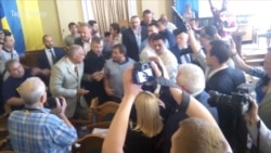 Свалка мусора довела до беспорядков Свалка мусора довела до беспорядков
