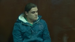 Суровцева арестовали на 2 месяца за толчок силовика ограждением Суровцева арестовали на 2 месяца за толчок силовика ограждением