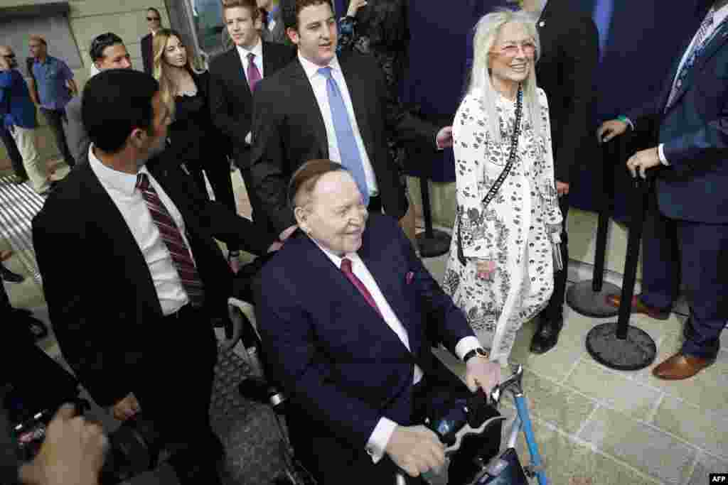 Владелец крупнейшего в мире казино Las Vegas Sands и один из богатейших людей в США Шелдон Адельсон со своей женой Мириам Оксорн